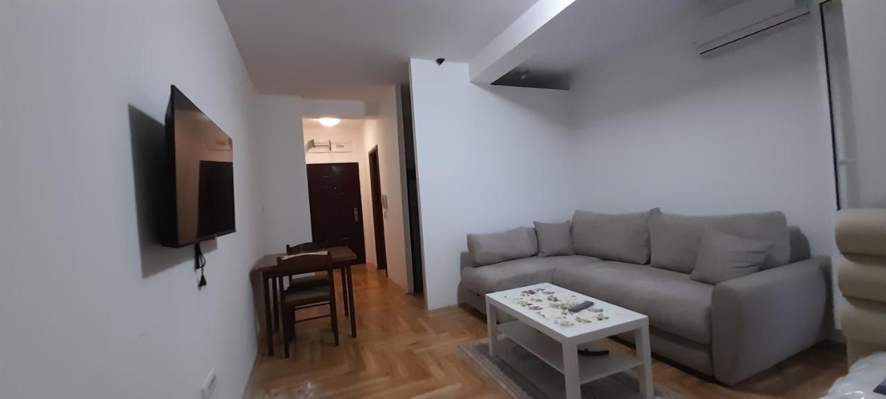 Apartment Luka Podgorica Ngoại thất bức ảnh