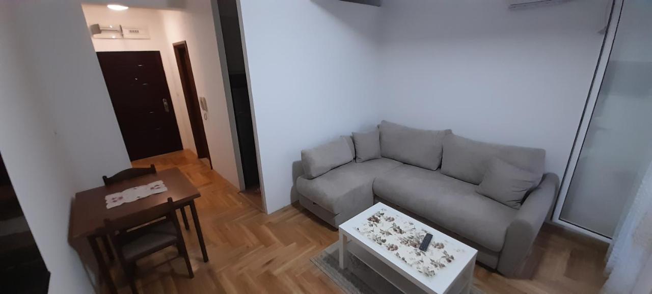 Apartment Luka Podgorica Ngoại thất bức ảnh