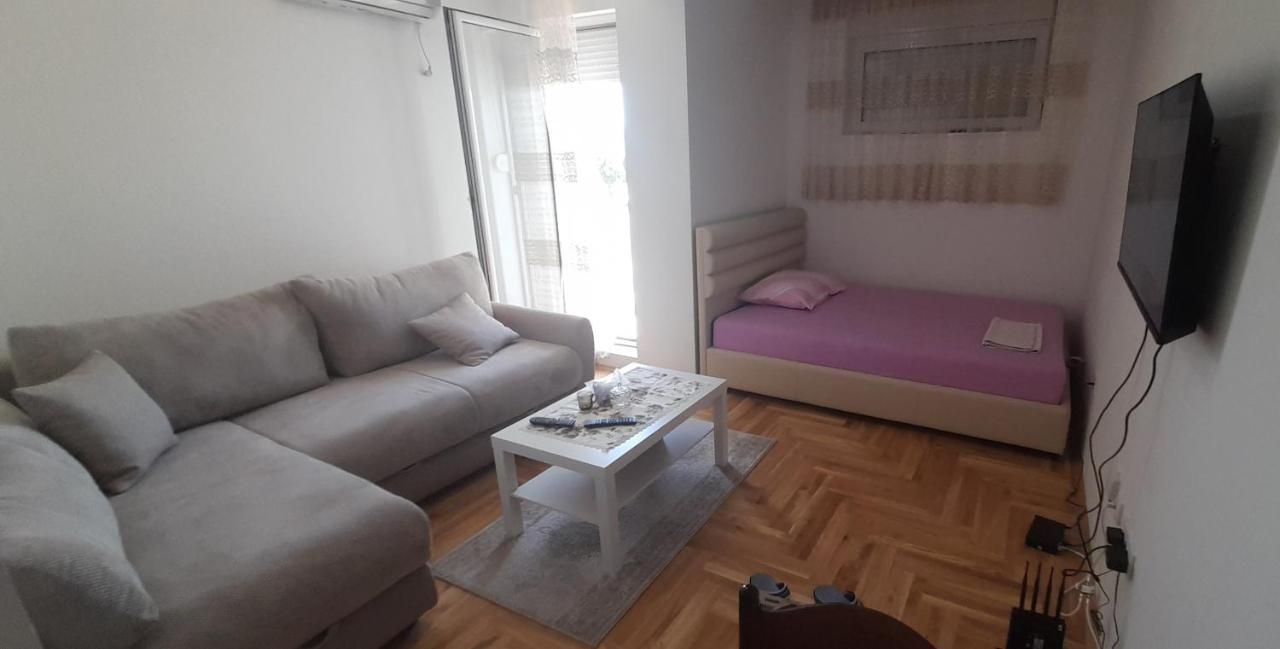 Apartment Luka Podgorica Ngoại thất bức ảnh