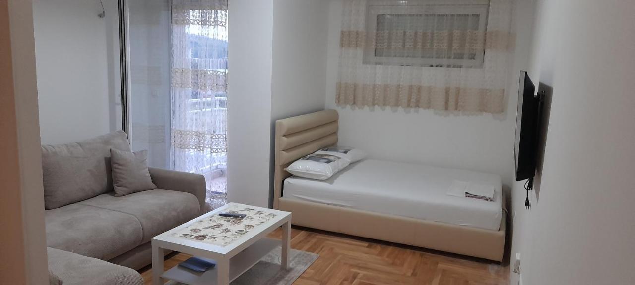 Apartment Luka Podgorica Ngoại thất bức ảnh
