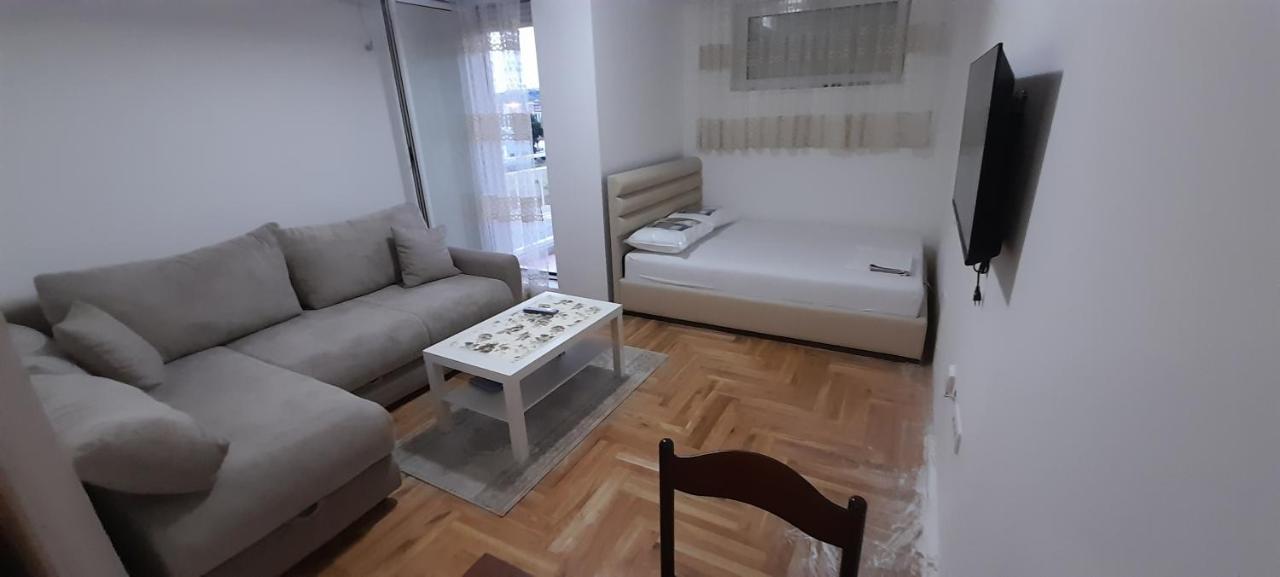 Apartment Luka Podgorica Ngoại thất bức ảnh